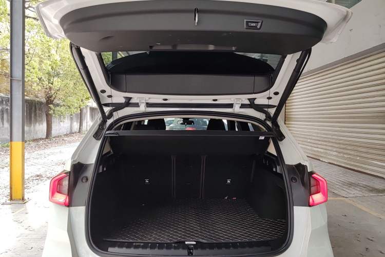 Used BMW X1 2024 sDrive25Li X Design Package Trunk