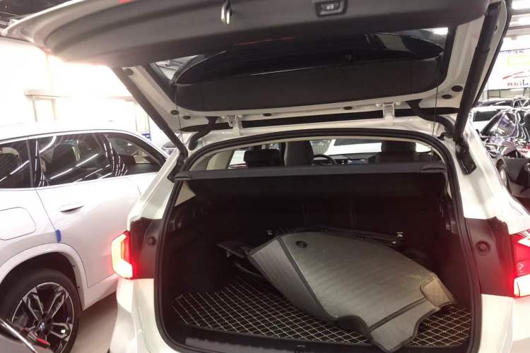 Used BMW X1 2024 sDrive25Li X Design Package Trunk