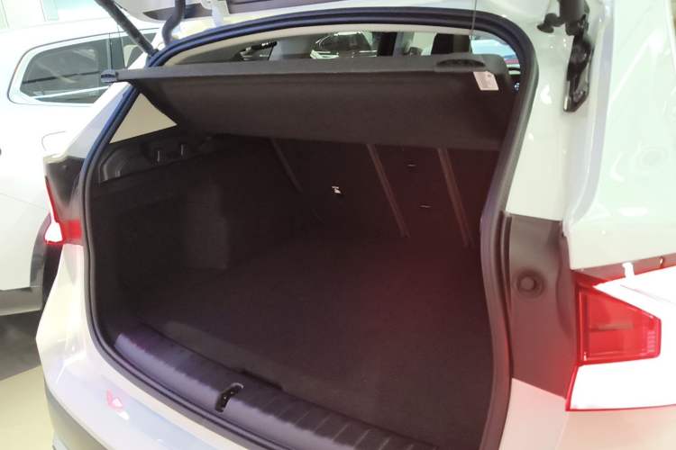 Used BMW X1 2024 sDrive25Li M Sport Package Trunk