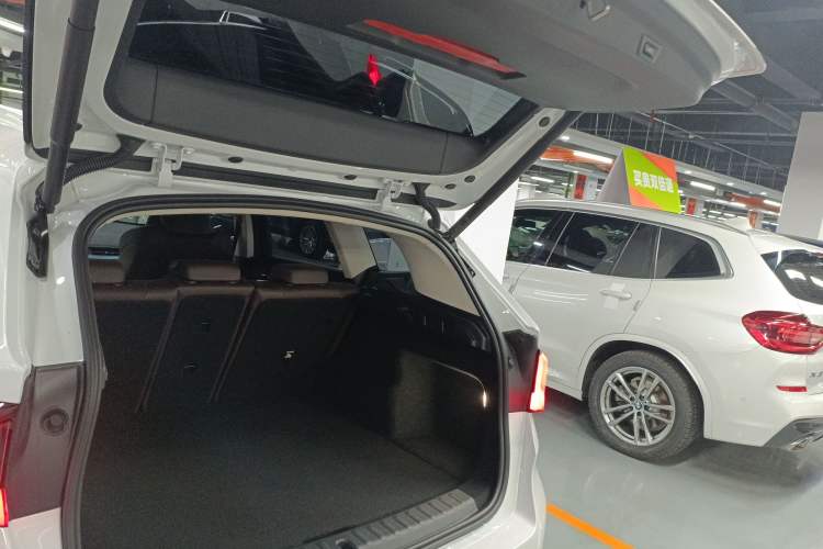 Used BMW X1 2024 sDrive25Li X Design Package Trunk