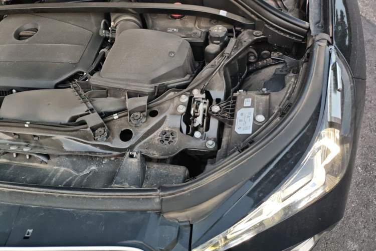 Used BMW X1 2025 Model sDrive25Li X Design Package Engine Bay Left