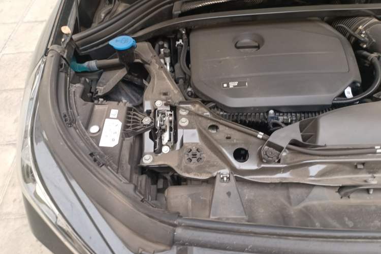 Used BMW X1 2025 Model sDrive25Li X Design Package Engine Bay Right