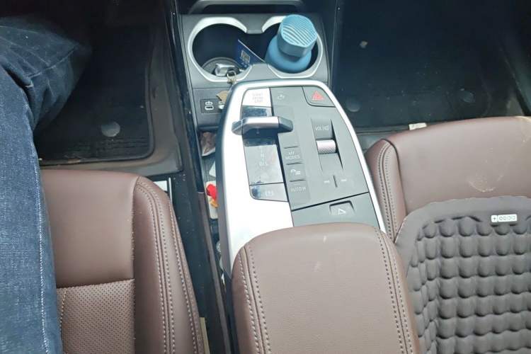 Used BMW X1 2025 Model sDrive25Li X Design Package Gear Lever