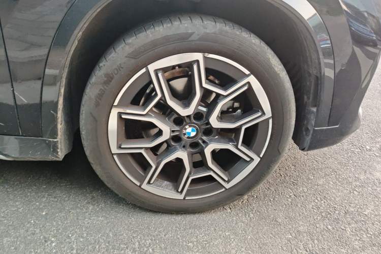 Used BMW X1 2025 Model sDrive25Li X Design Package Right Front Wheel Hub