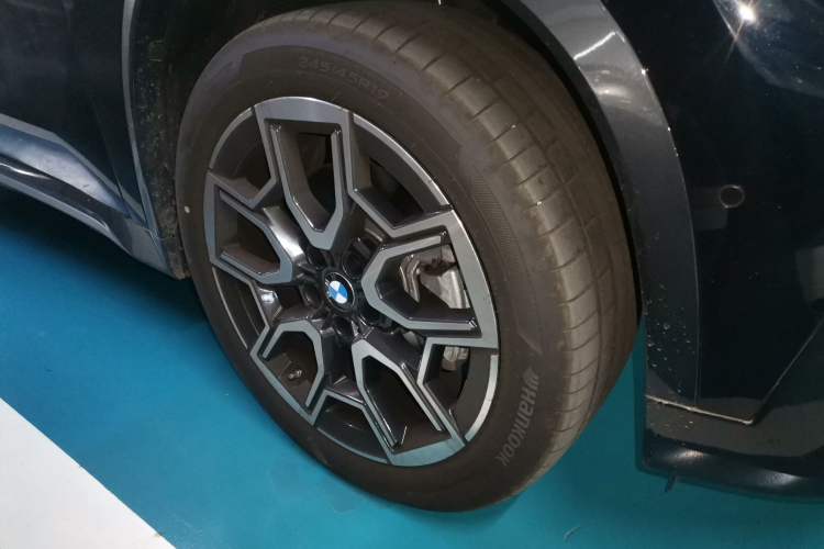 Used BMW X1 2025 Model sDrive25Li X Design Package Right Front Wheel Hub