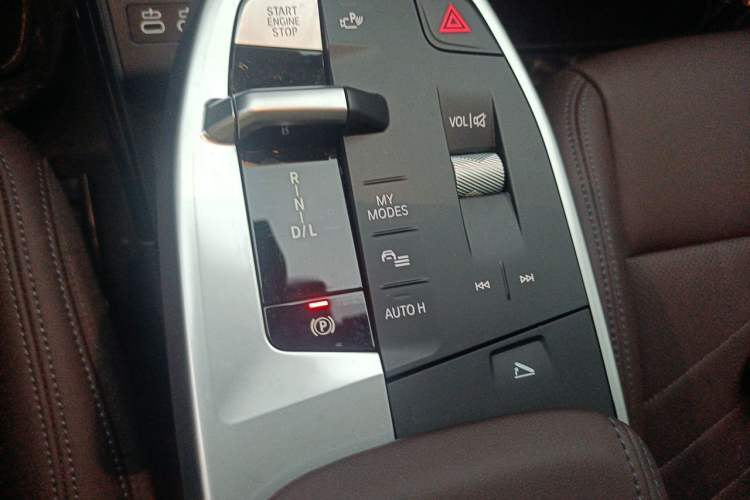 Used BMW X1 2025 Model sDrive25Li X Design Package Gear Lever
