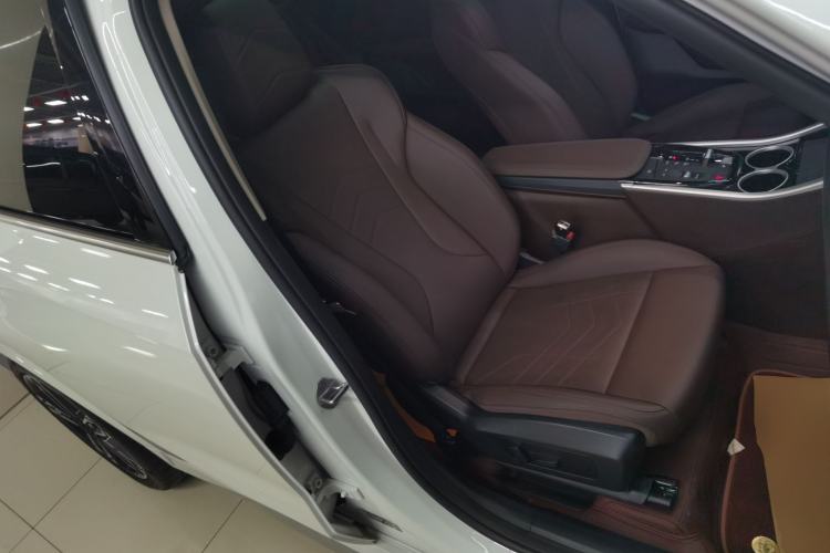 Used BMW X1 2025 Model sDrive25Li M Sport Package Right Front Seat