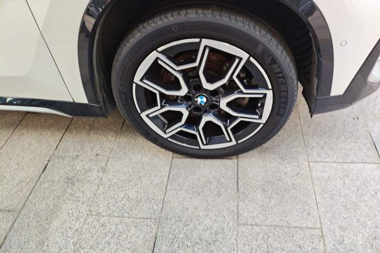 Used BMW X1 2025 Model sDrive25Li X Design Package Right Front Wheel Hub