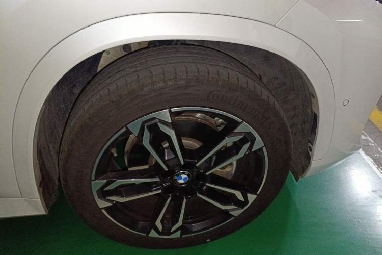 Used BMW X1 2025 Model sDrive25Li M Sport Package Right Front Wheel Hub