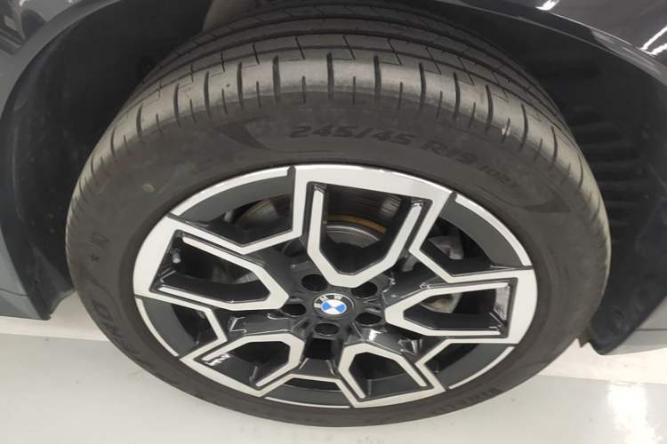 Used BMW X1 2025 Model sDrive25Li X Design Package Right Front Wheel Hub