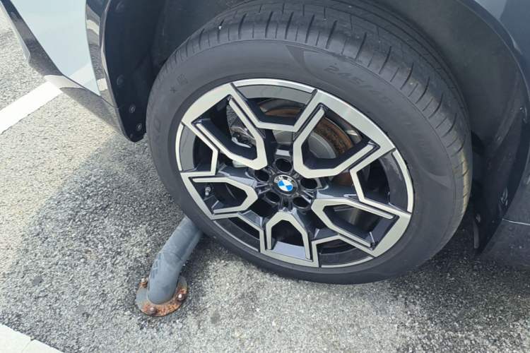Used BMW X1 2025 Model sDrive25Li X Design Package Right Rear Wheel Hub