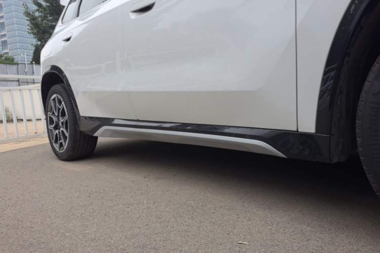Used BMW X1 2025 Model sDrive25Li X Design Package Right Side Sill