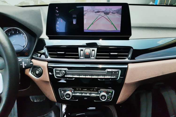 Used BMW X1 New Energy 2020 xDrive30Le Premium Edition Audio And AC Panel