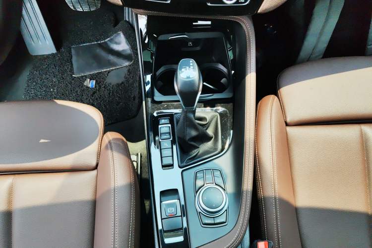 Used BMW X1 New Energy 2020 xDrive30Le Premium Edition Gear Lever