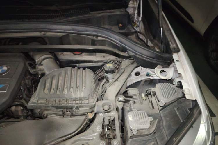 Used BMW X1 New Energy 2017 xDrive25Le Engine Bay Left