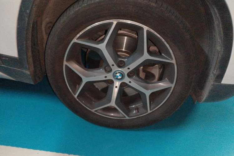 Used BMW X1 New Energy 2017 xDrive25Le Right Front Wheel Hub