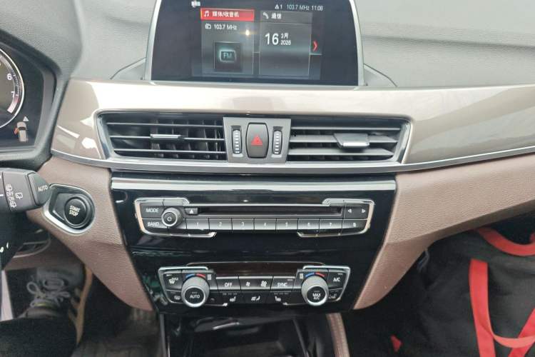 Used BMW X1 New Energy 2018 xDrive25Le Luxury Model Audio And AC Panel