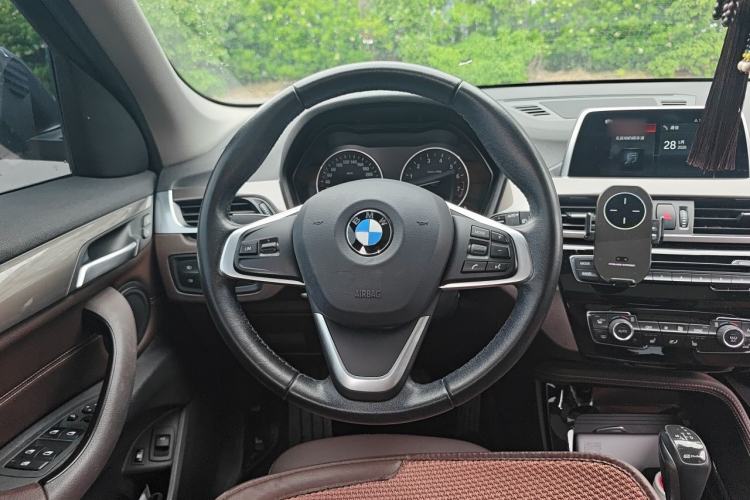 Used BMW X1 New Energy 2018 xDrive25Le Luxury Model Steering Wheel