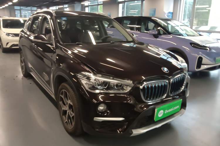 Used BMW X1 New Energy 2018 xDrive25Le Luxury Model Front Right 45 Deg