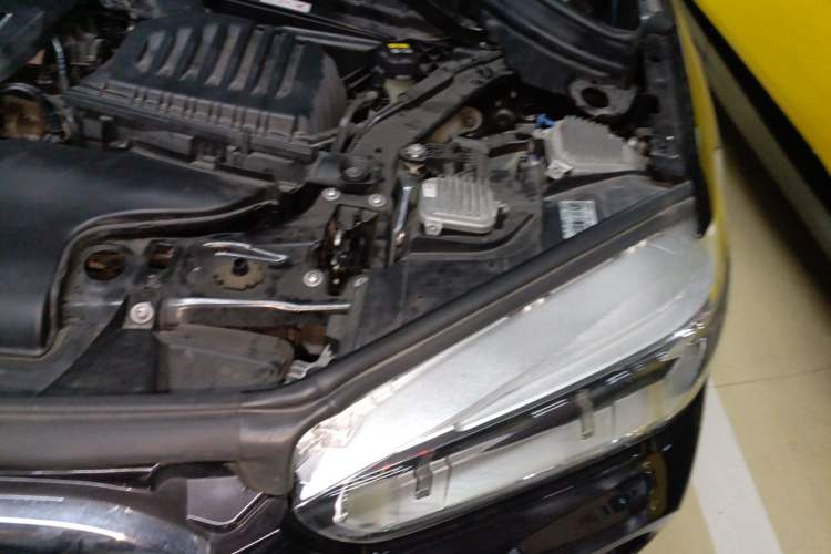 Used BMW X1 New Energy 2018 xDrive25Le Luxury Model Engine Bay Left