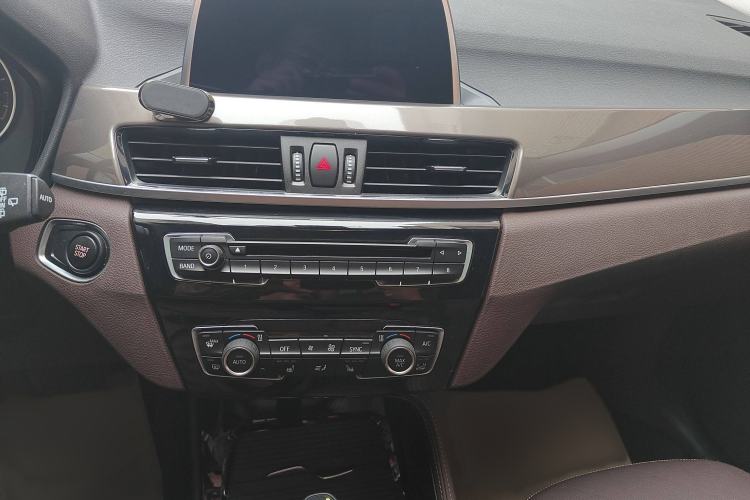 Used BMW X1 New Energy 2018 xDrive25Le Luxury Model Audio And AC Panel