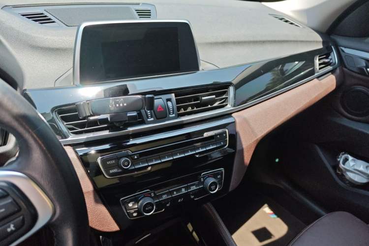 Used BMW X1 New Energy 2018 xDrive25Le Luxury Model Audio And AC Panel