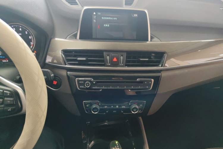 Used BMW X1 New Energy 2018 xDrive25Le Luxury Model Audio And AC Panel