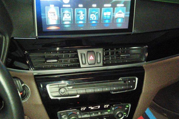 Used BMW X1 New Energy 2018 xDrive25Le Luxury Model Audio And AC Panel
