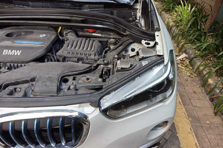 Used BMW X1 New Energy 2018 xDrive25Le Luxury Model Engine Bay Left