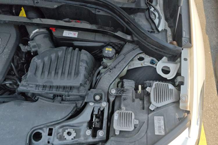 Used BMW X1 New Energy 2018 xDrive25Le Luxury Model Engine Bay Left