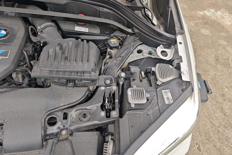 Used BMW X1 New Energy 2018 xDrive25Le Luxury Model Engine Bay Left