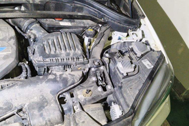 Used BMW X1 New Energy 2018 xDrive25Le Luxury Model Engine Bay Left