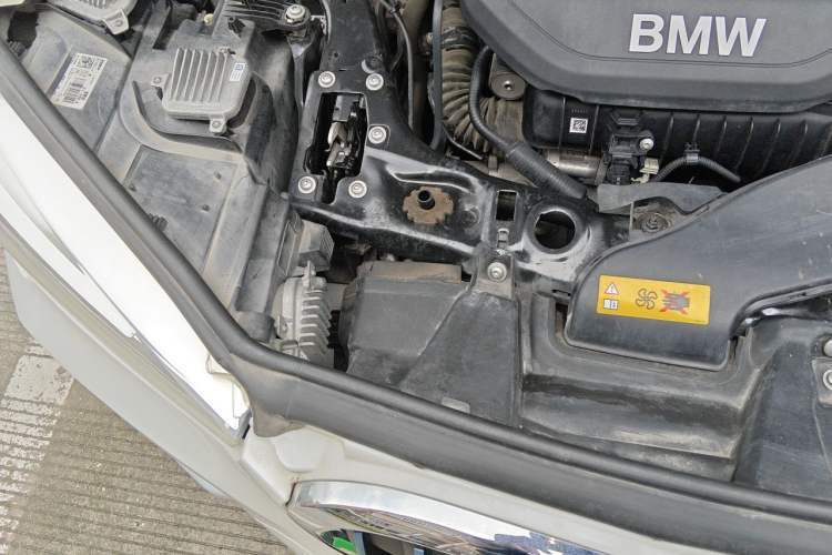 Used BMW X1 New Energy 2018 xDrive25Le Luxury Model Engine Bay Right