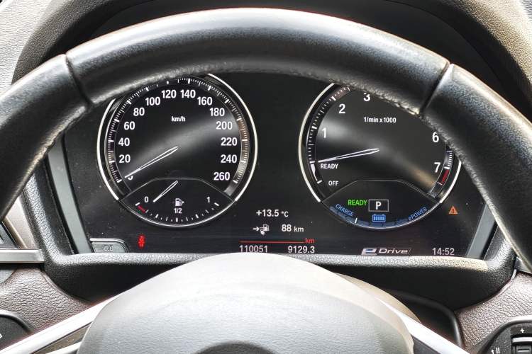 Used BMW X1 New Energy 2018 xDrive25Le Luxury Model Odometer Close Up