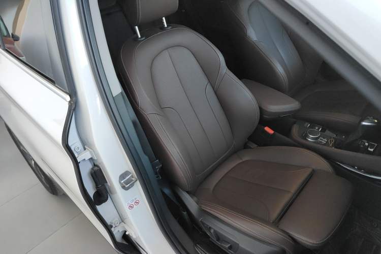 Used BMW X1 New Energy 2018 xDrive25Le Luxury Model Right Front Seat