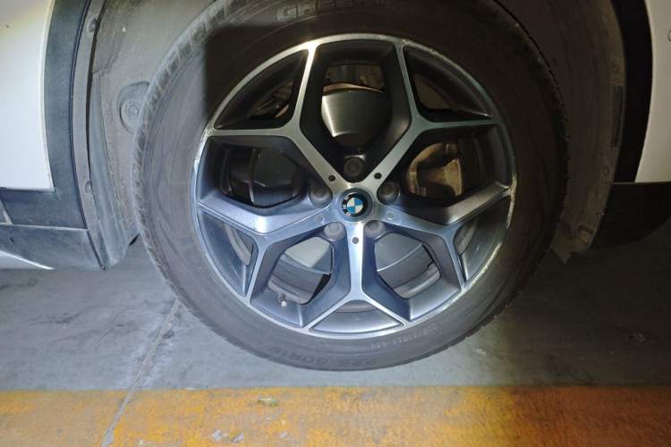 Used BMW X1 New Energy 2018 xDrive25Le Luxury Model Right Front Wheel Hub