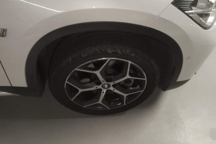 Used BMW X1 New Energy 2018 xDrive25Le Luxury Model Right Front Wheel Hub