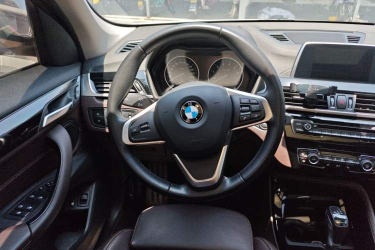 Used BMW X1 New Energy 2018 xDrive25Le Luxury Model Steering Wheel