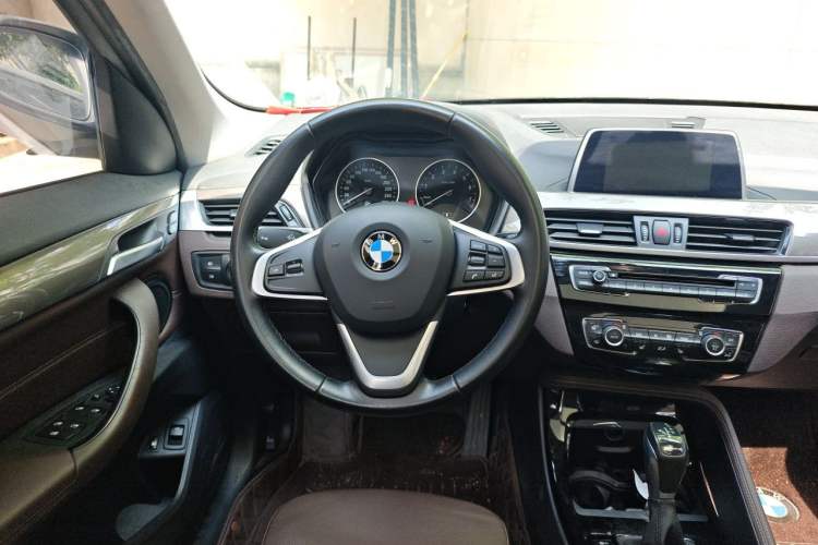Used BMW X1 New Energy 2018 xDrive25Le Luxury Model Steering Wheel