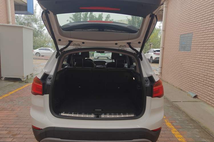Used BMW X1 New Energy 2018 xDrive25Le Luxury Model Trunk