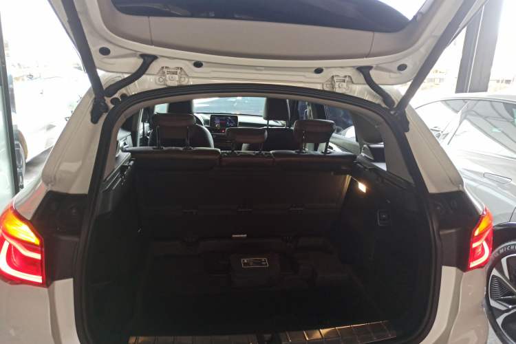 Used BMW X1 New Energy 2018 xDrive25Le Luxury Model Trunk