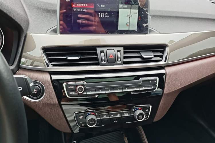 Used BMW X1 New Energy 2019 xDrive25Le Mileage Upgrade Version Audio And AC Panel