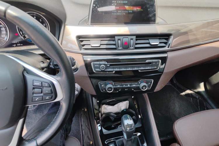 Used BMW X1 New Energy 2019 xDrive25Le Luxury Model Audio And AC Panel