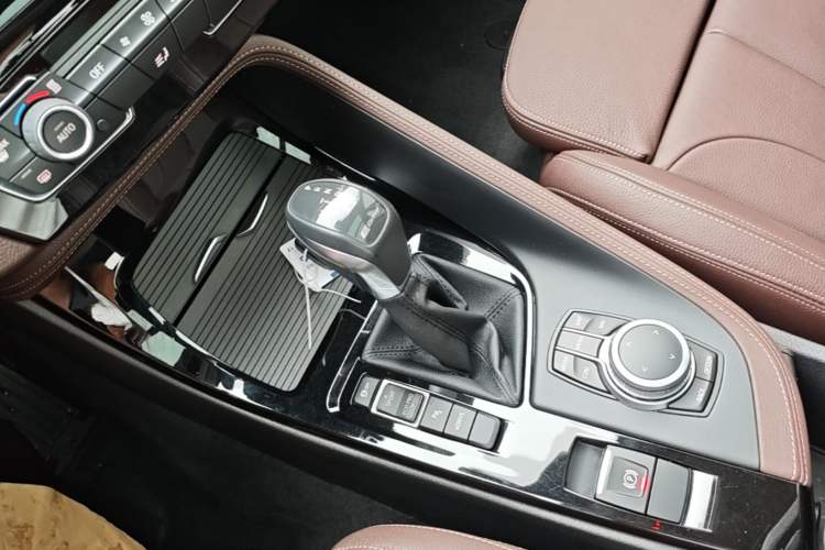 Used BMW X1 New Energy 2019 xDrive25Le Mileage Upgrade Version Gear Lever