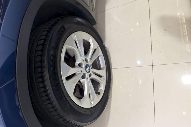 Used BMW X1 New Energy 2019 xDrive25Le Mileage Upgrade Version Left Front Wheel Hub