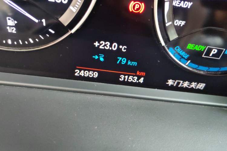Used BMW X1 New Energy 2019 xDrive25Le Mileage Upgrade Version Odometer Close Up