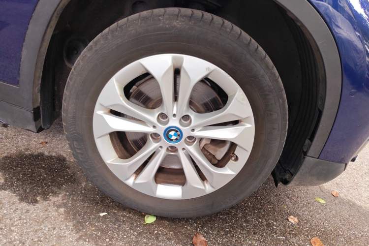Used BMW X1 New Energy 2019 xDrive25Le Mileage Upgrade Version Right Front Wheel Hub