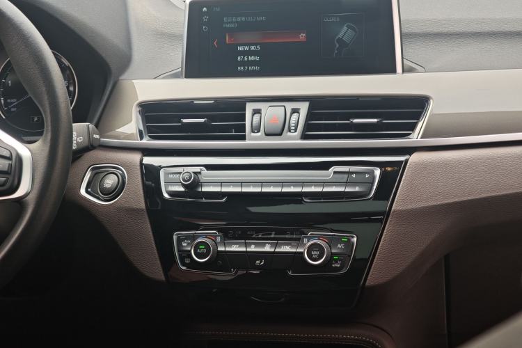 Used BMW X1 New Energy 2019 xDrive25Le Mileage Upgrade Version Interior 14