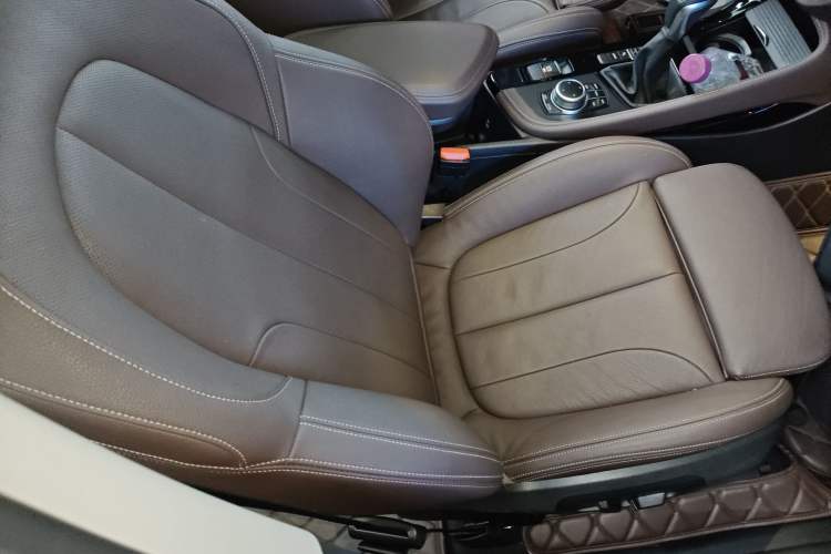 Used BMW X1 New Energy 2019 xDrive25Le Mileage Upgrade Version Right Front Seat