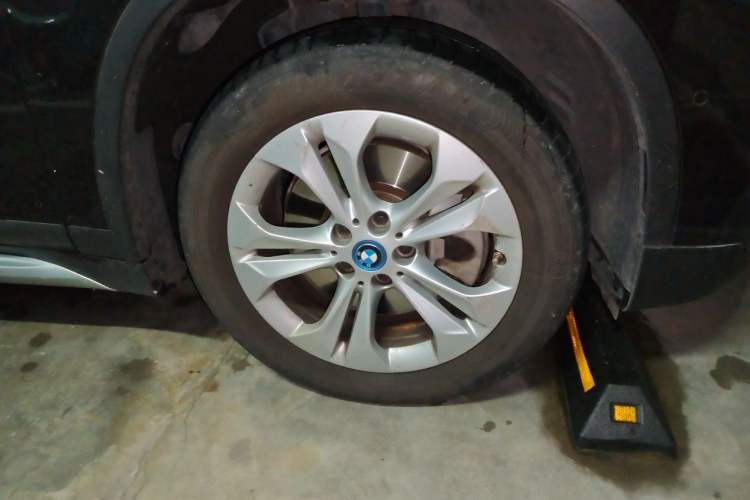 Used BMW X1 New Energy 2019 xDrive25Le Mileage Upgrade Version Right Front Wheel Hub